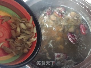 桂圆红枣猪心汤的做法步骤：9