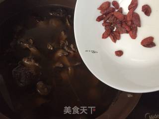 桂圆红枣猪心汤的做法步骤：10