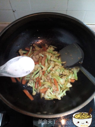 菜花炒肉的做法步骤：9