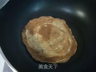 香蕉红枣酸奶煎饼的做法步骤：12