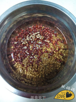 红豆麦仁豆浆的做法步骤：1