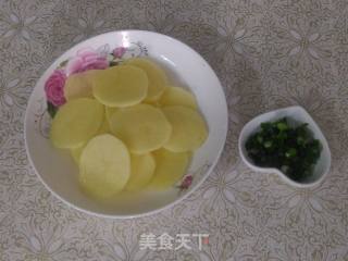 清炒土豆片的做法步骤：2