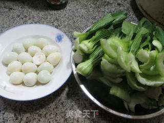 鹌鹑蛋烧青菜的做法步骤：1