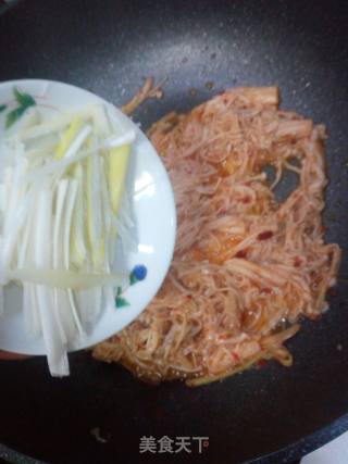 辣炒金针菇的做法步骤：7