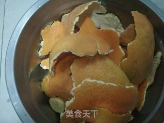 糖渍橙皮的做法步骤：1