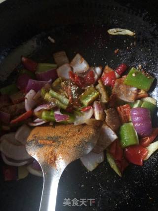 孜然牛肉的做法步骤：11