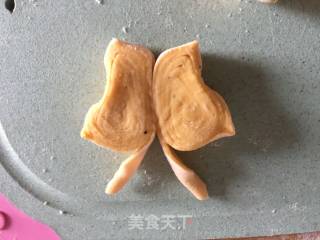 蝶恋花-南瓜花卷的做法步骤：9