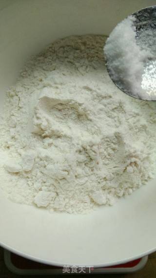 香葱鸡蛋饼——精确的配方的做法步骤：1