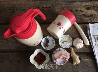 蒜泥白肉的做法步骤：1