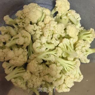 素炒花菜的做法步骤：1