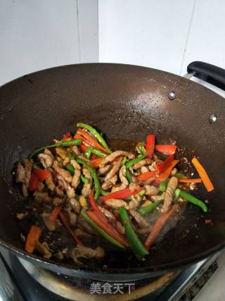 辣椒炒肉丝的做法步骤：8