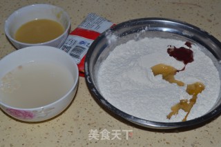 家常葱花饼的做法步骤：1