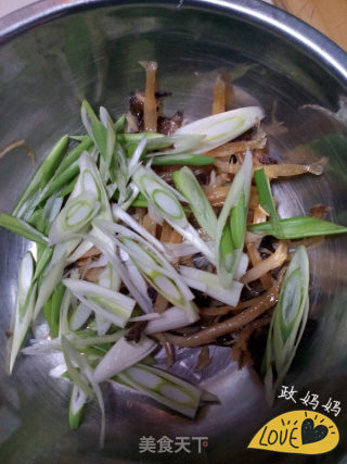 老板鱼翅拌葱的做法步骤：4