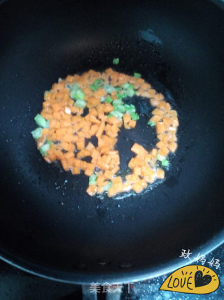 香肠炒饭的做法步骤：5