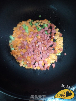 香肠炒饭的做法步骤：6