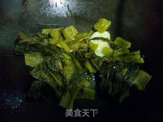 酸菜炖巴沙鱼的做法步骤：2