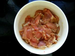 白菜肉片粉条冻豆腐的做法步骤：1