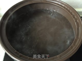 蟹味菇鲫鱼汤的做法步骤：9