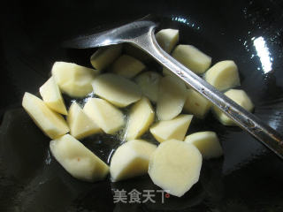 牛筋粉丝煮土豆的做法步骤：2