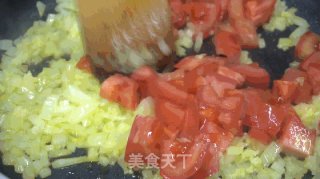 西班牙海鲜墨鱼饭的做法步骤：1