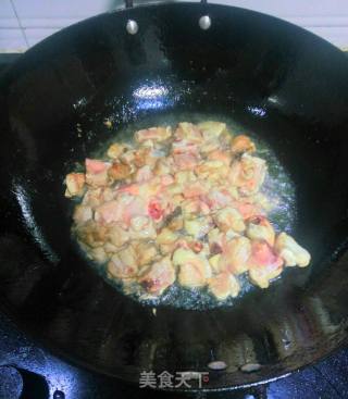 菜籽油炒鸡腿丁的做法步骤：7