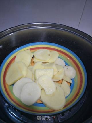 绝味肉末土豆泥的做法步骤：2