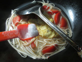 番茄鸡蛋汤面的做法步骤：8