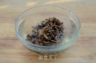 灰树花炖鸡汤的做法步骤：2
