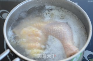 灰树花炖鸡汤的做法步骤：3