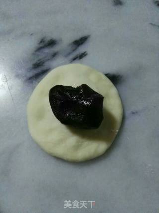 小白兔豆沙包的做法步骤：2
