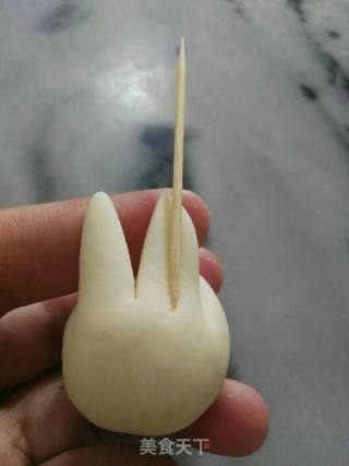 小白兔豆沙包的做法步骤：5