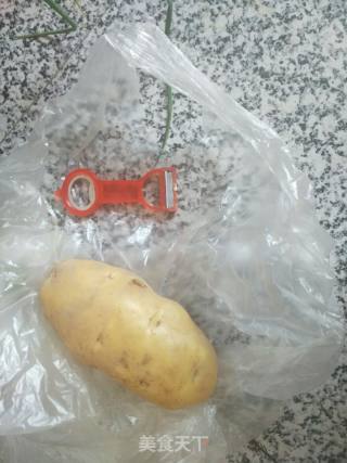 炸土豆条的做法步骤：1