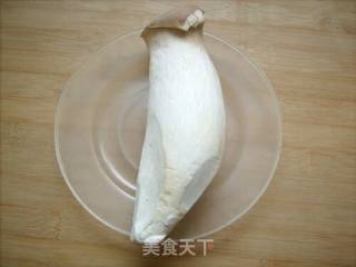 糖醋杏鲍菇的做法步骤：1