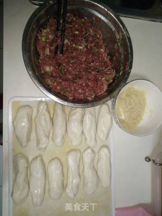 宫廷牛肉酥饼的做法步骤：1