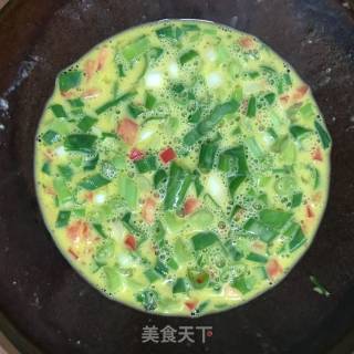 本记葱油饼的做法步骤：2