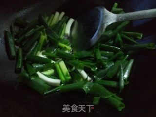 香辣胡葱炖豆腐的做法步骤：2