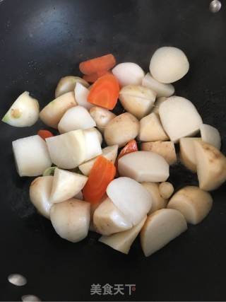 芋头炖肉丸的做法步骤：9