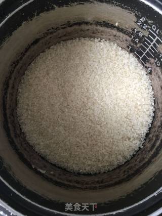 皮蛋瘦肉粥的做法步骤：1
