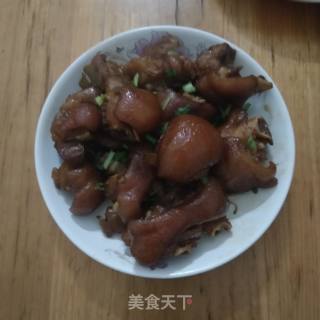 卤猪脚的做法步骤：6