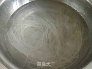蚂蚁上树的做法步骤：1
