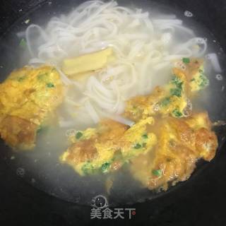 白菜鸡蛋面的做法步骤：3