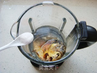鲫鱼鲜汤的做法步骤：6