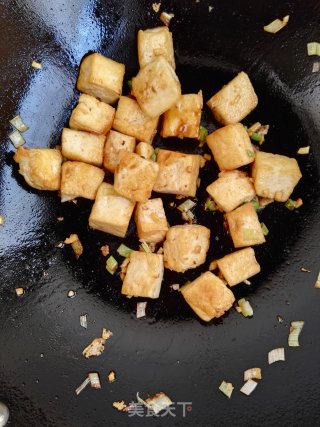 虾仁青椒炒豆腐的做法步骤：9
