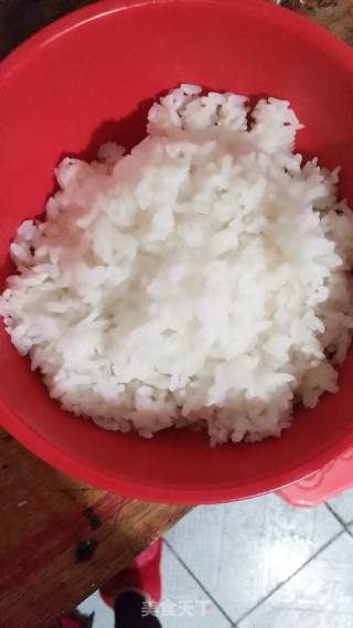辣白菜炒饭的做法步骤：1