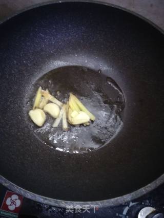 家常炒花甲的做法步骤：2