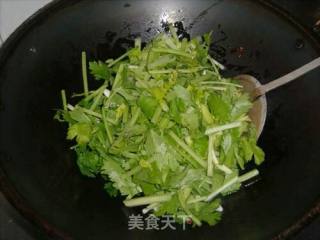 芹菜炒杏鲍菇的做法步骤：4