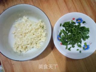 蒜蓉粉丝蒸扇贝的做法步骤：3