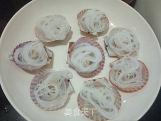 蒜蓉粉丝蒸扇贝的做法步骤：6