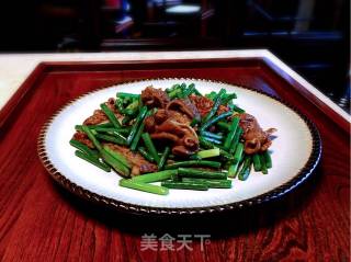蒜薹炒大肠的做法步骤：7