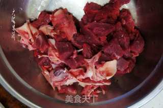 牛肉炖土豆的做法步骤：2
